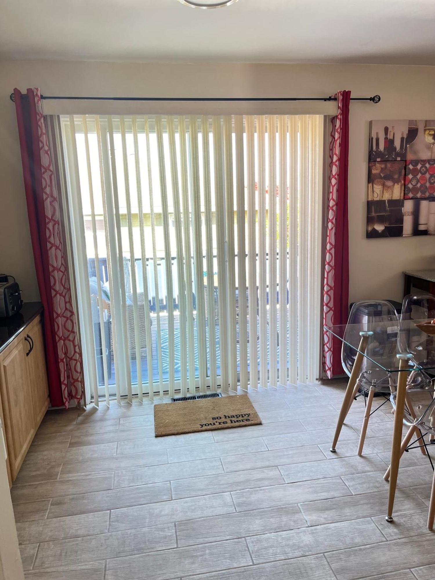 Stylish Cozy Quiet Family Retreat And Romantic Getaway Sleeps Up To 7 With Fast Wifi, Free Parking, Work Station, Alexa Enabled, Fenced In Backyard For Pets Grill Party Patio, Porch, Beach, Canal, Stadium,Boardwalk Restaurants, And Much More! アトランティックシティー エクステリア 写真
