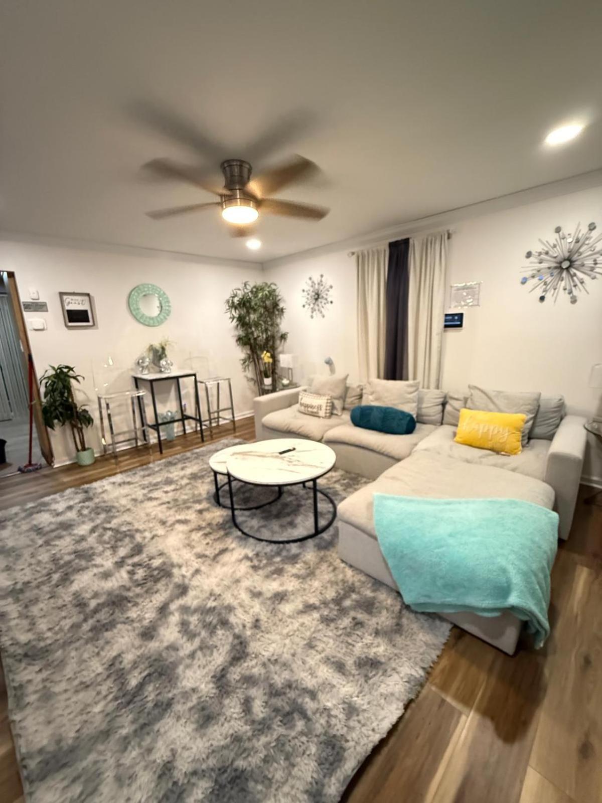 Stylish Cozy Quiet Family Retreat And Romantic Getaway Sleeps Up To 7 With Fast Wifi, Free Parking, Work Station, Alexa Enabled, Fenced In Backyard For Pets Grill Party Patio, Porch, Beach, Canal, Stadium,Boardwalk Restaurants, And Much More! アトランティックシティー エクステリア 写真